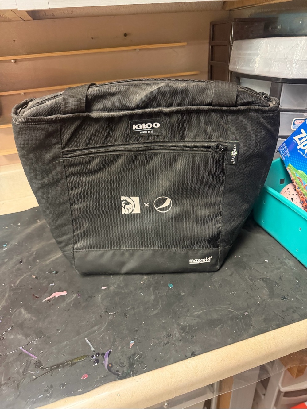 Igloo Black MaxCold Insulated Toiletry/Travel Bag